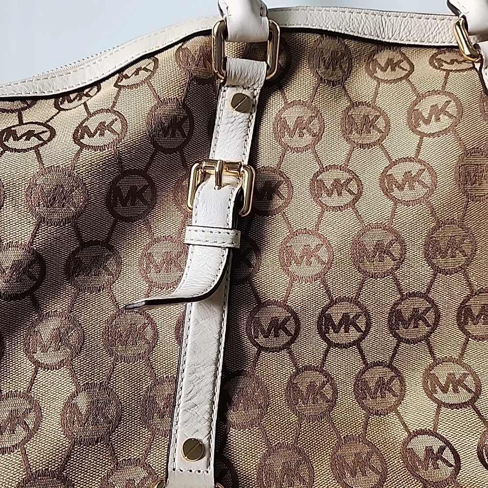 Michael Kors Beige Monogram Satchel with Pink Trim - Picture 5 of 15